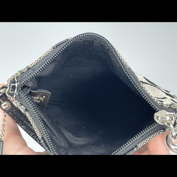 2010 Coach Monogram Jacquard Wristlet - Picture 7 of 8